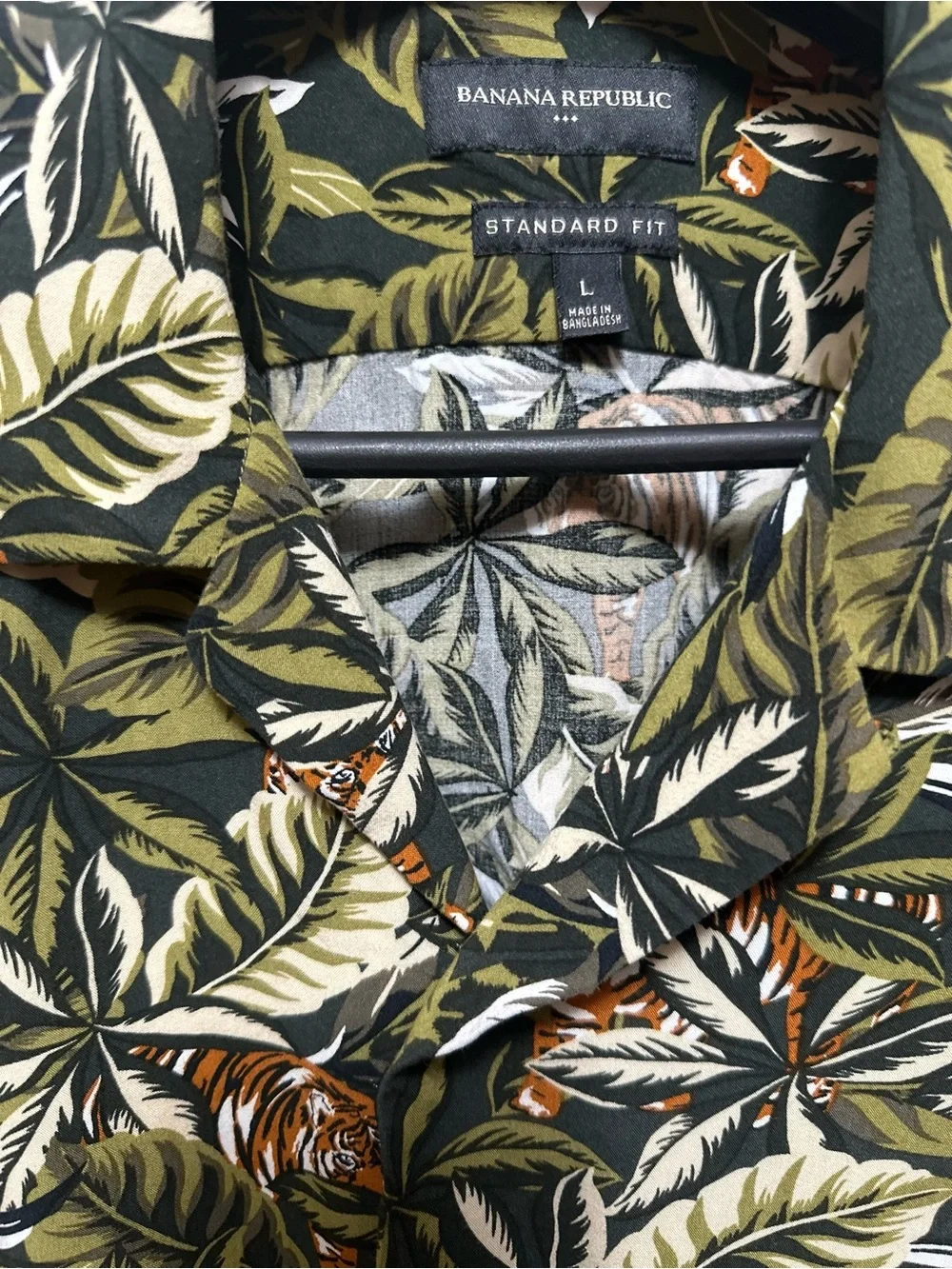 Banana Republic Olive Green Tropical Print Short-Sleeve Button-Down Size L